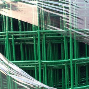 China Manufacture hot sale green caoted Welded Wire Mesh