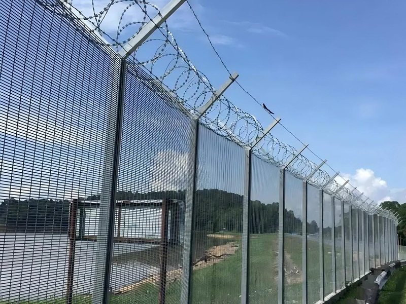 358 fence 1