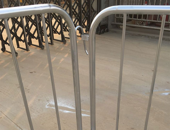 Wholesale Iron Mesh Fence Gate - Crowd Barrier – Hua Guang