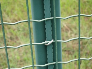 Factory supplied China Professional Grating Manufacturer—Coated Metal Farm Fence