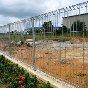 2017 New Style Netting Fence - PVC Coated 6 Foot Triangular Bending Wire Mesh Fence Wall used in prison – Hua Guang