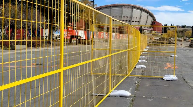 dc25003b-canada-temporary-fence-5